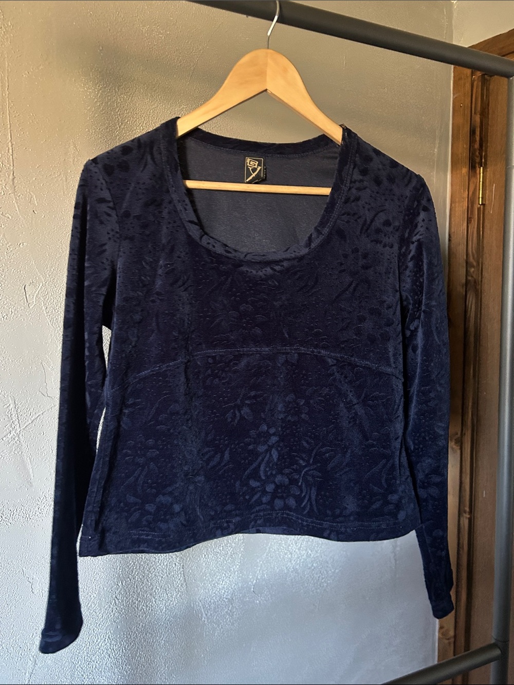GX by Gwen Stefani Navy Velvet Long Sleeve Scoop Neck Top